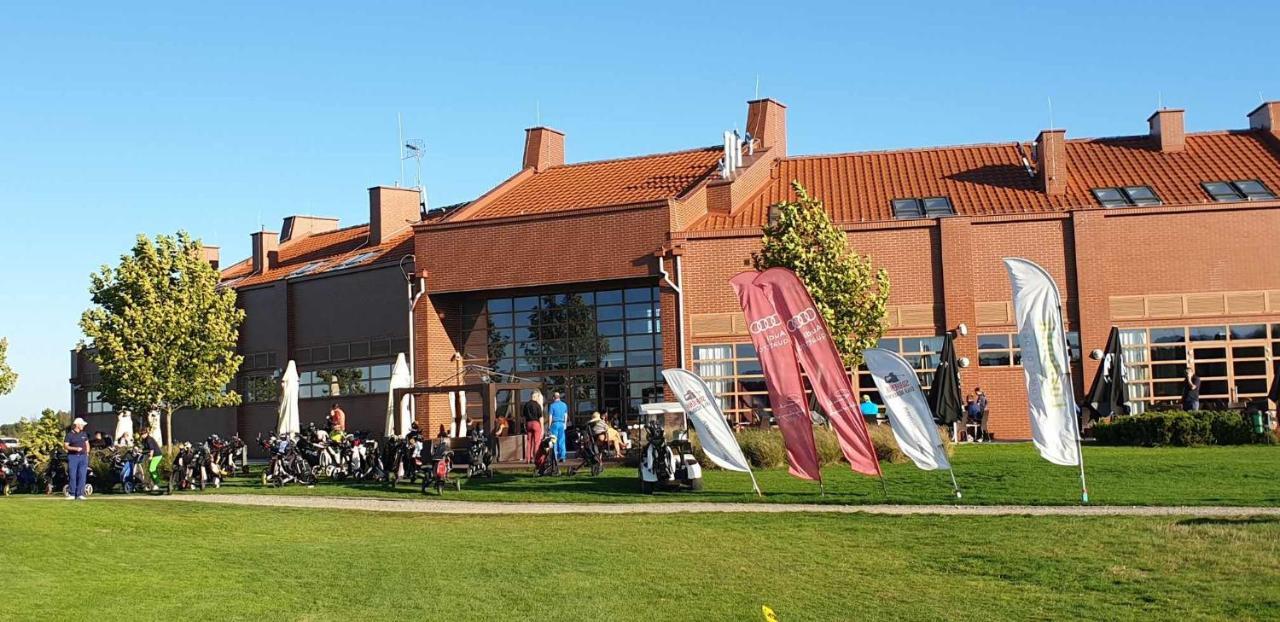 Apartgolf Sobienie Krolewskie Sobienie Szlacheckie Екстер'єр фото